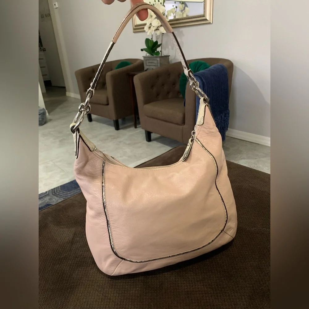 Coach shoulder bag - Picture 6 of 15